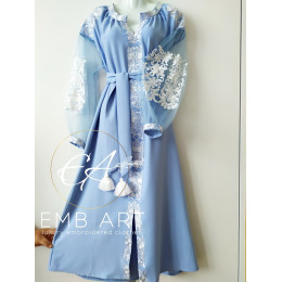 Блакитна вишита сукня  з білою вишивкою та рукавом з сітки "Добровіста"