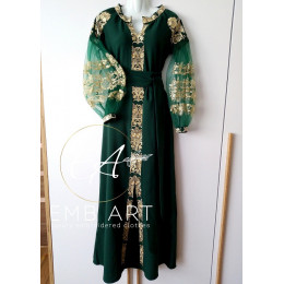 Смарагдова вишита сукня з золостою вишивкою "Знахідка"